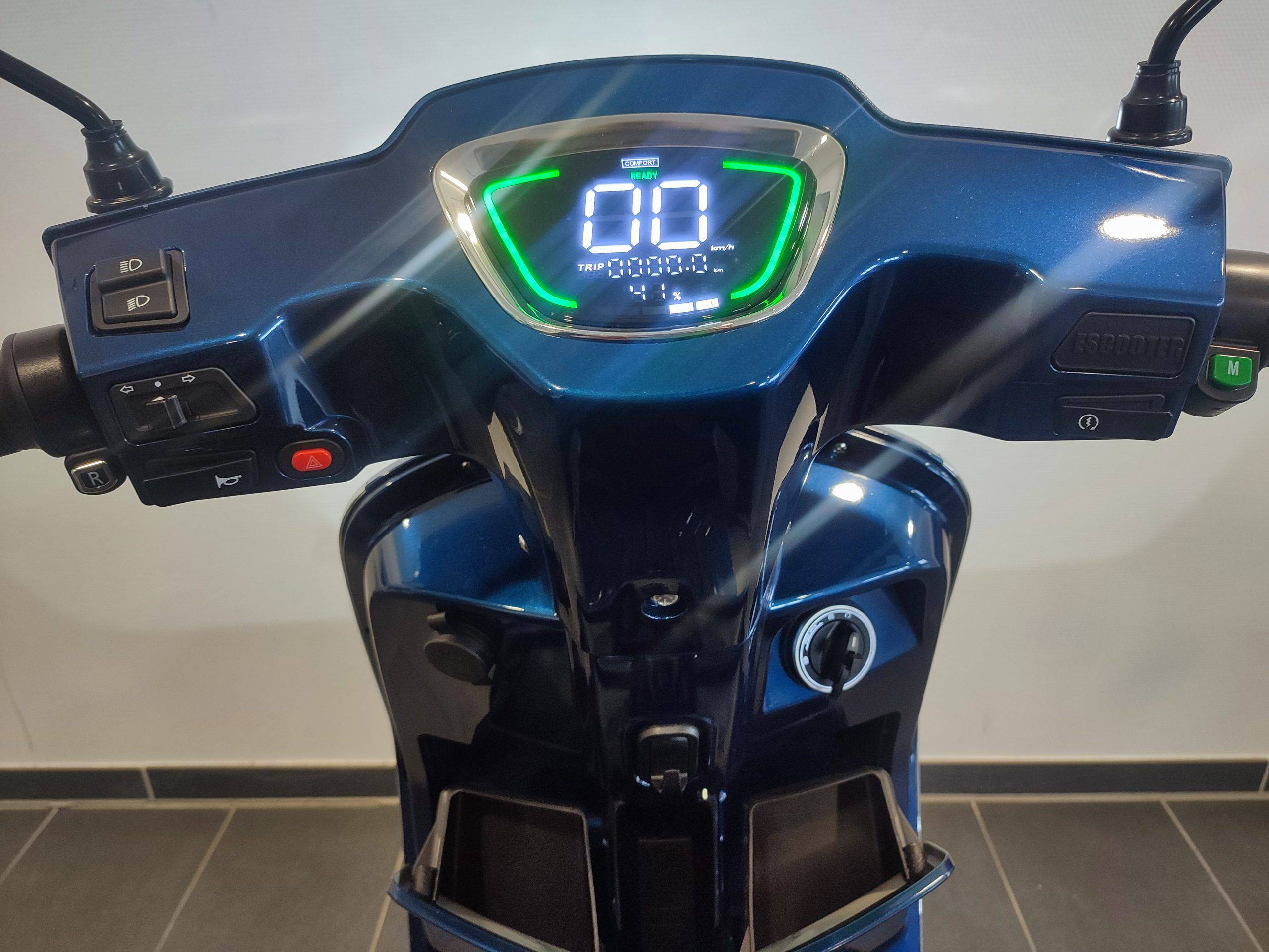 E-Kuma CLOUD-40 2xAkku Li-Io 45kmh/3000W/2x40Ah/220km GR E-Roller