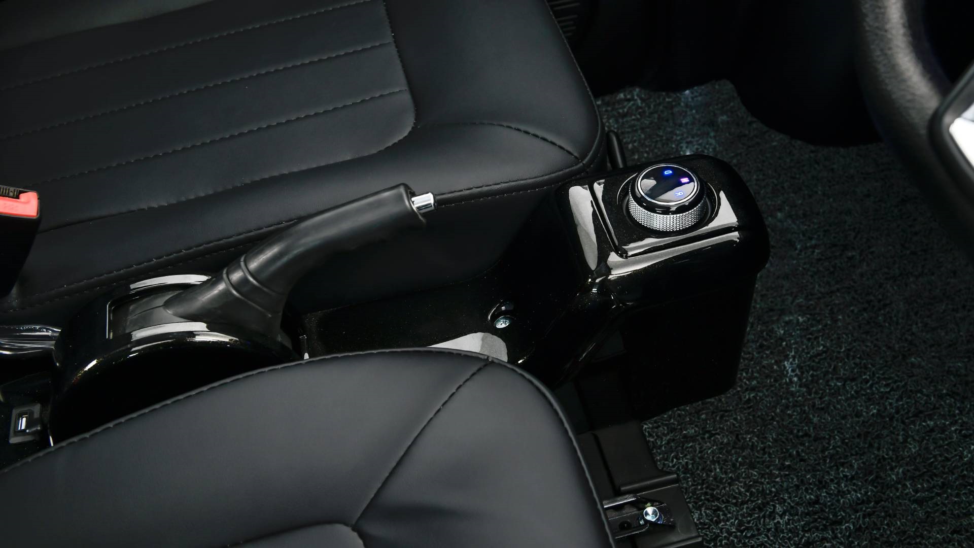 Elion A6 Pilot Li-Io 45kmh/4000W/175Ah/180km RT E-Kabinenroller