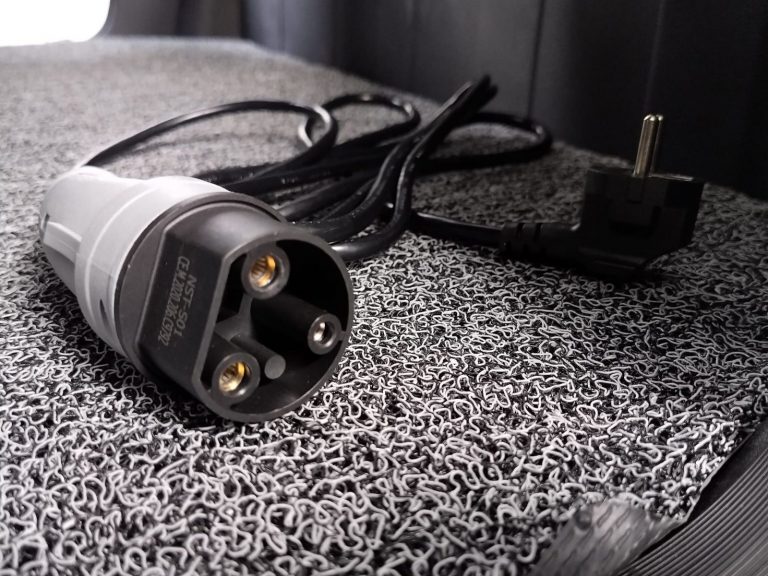 Nelio R4 Twin LI  2xAkku Klima 45kmh/4KW/160Ah WS E-Kabinenroller