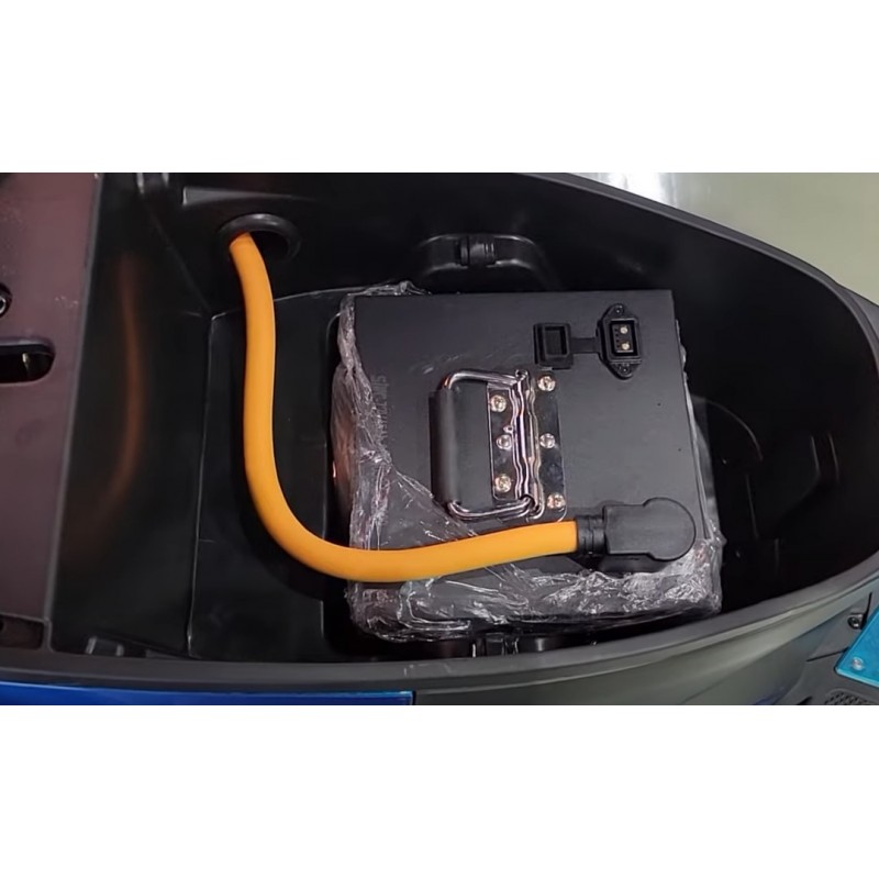 Futura Thunder-S Li-Io 80kmh/3000W/45Ah/170kg/100km GN E-Roller