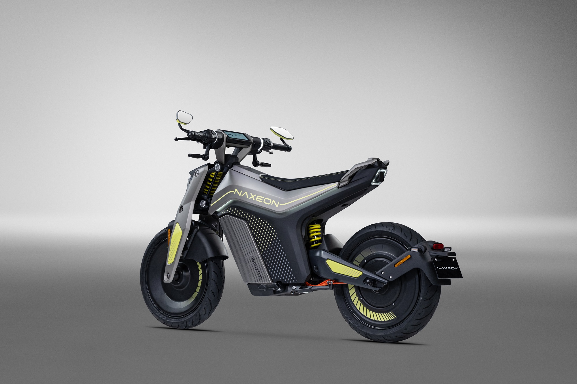 Naxeon I AM. Pro S3 115kmh/7500W/72V/90Ah/150kg/180km BL E-Roller