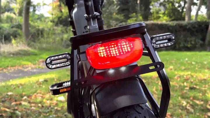 Cyrusher Ovia EEC Li-Io 45kmh/750W/17Ah/150kg/80km WS E-Roller