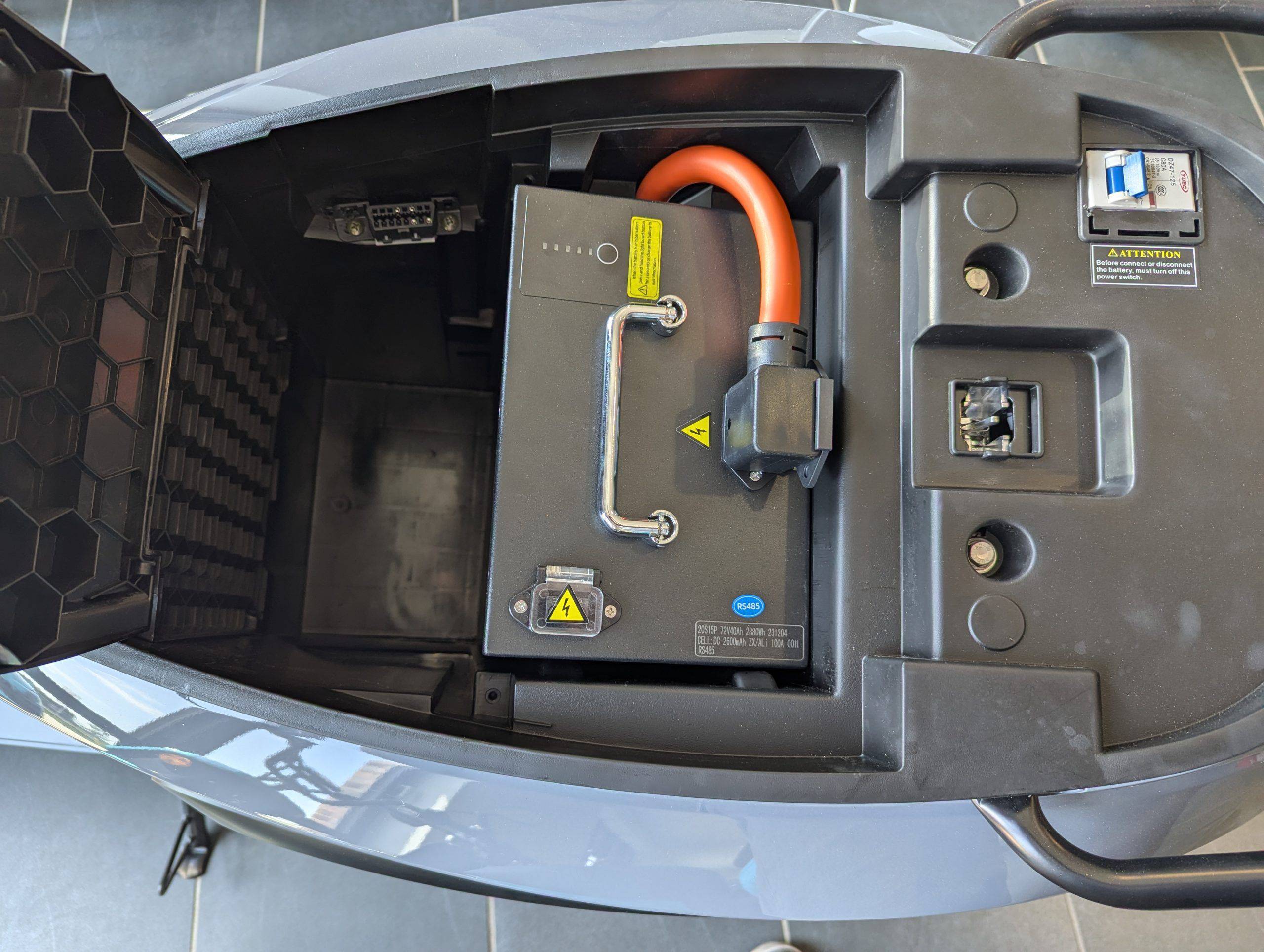 E-Kuma CLOUD Li-Io 45kmh/3000W/2x40Ah/150kg/220km GR E-Roller