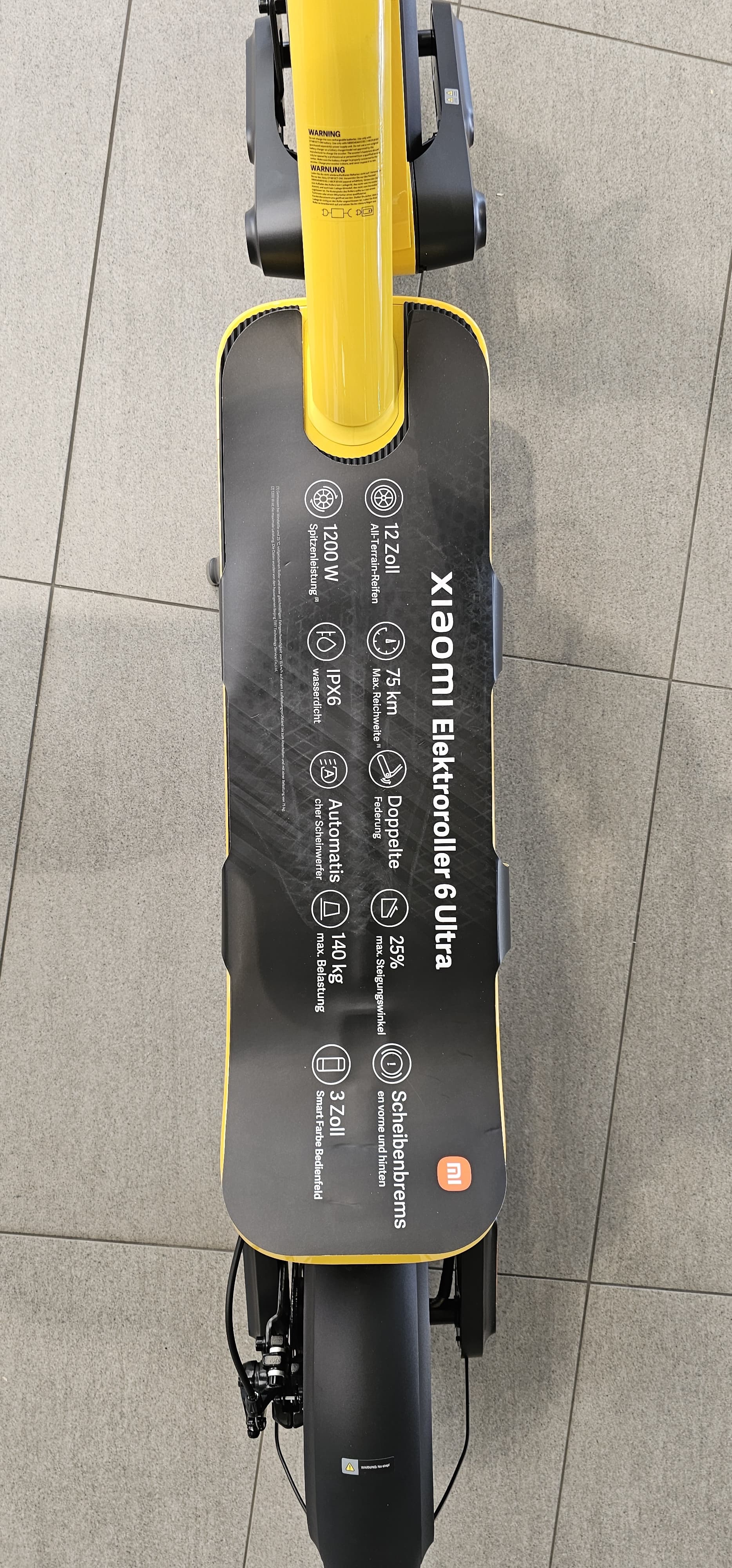 NEUWERTIG: XIAOMI Electric Scooter 6 Ultra E-Roller (12 Zoll, Gelb)