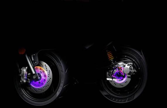 Segway Ninebot E300SE Li-Io 105kmh/7800W/2x27Ah/130km SW E-Roller