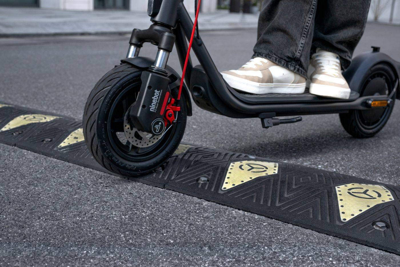 Segway Ninebot F2 Pro D II SW 22 kmh 65km 450W 900W E-Scooter ABE