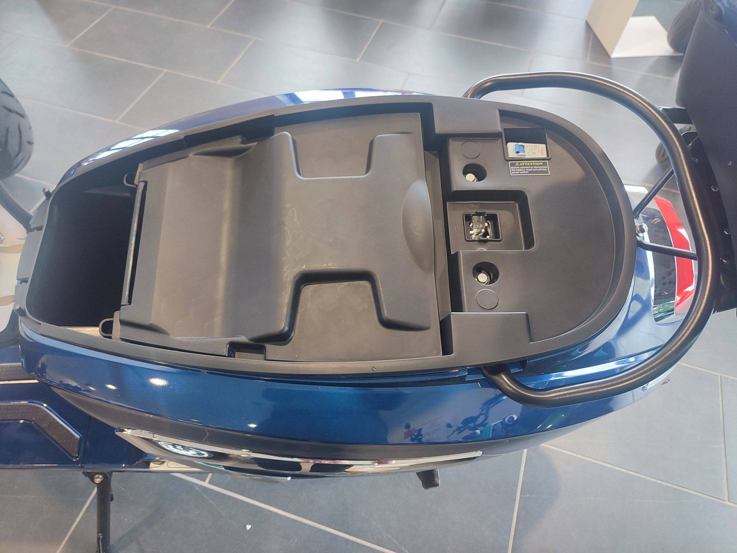 E-Kuma CLOUD-40 2xAkku Li-Io 45kmh/3000W/2x40Ah/220km GR E-Roller